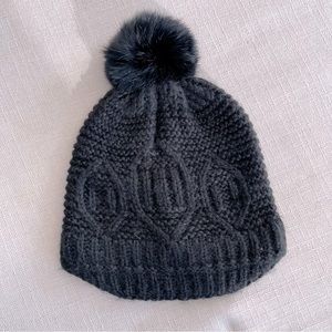 NWOT Surell Rabbit Fur Pom Pom Visor Slouchy Beanie